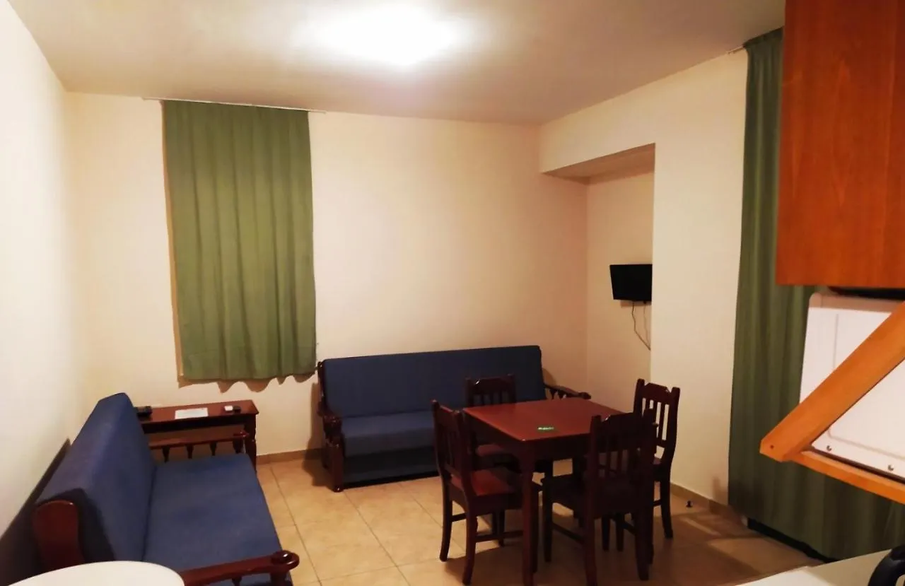 Sea N Lake View Hotel Apartments Λάρνακα