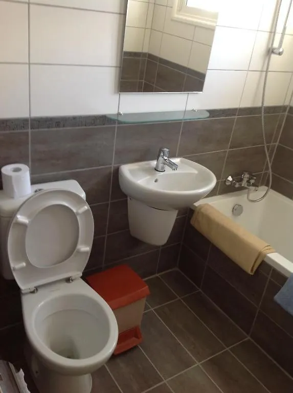 Sea N Lake View Hotel Apartments Λάρνακα 2*,