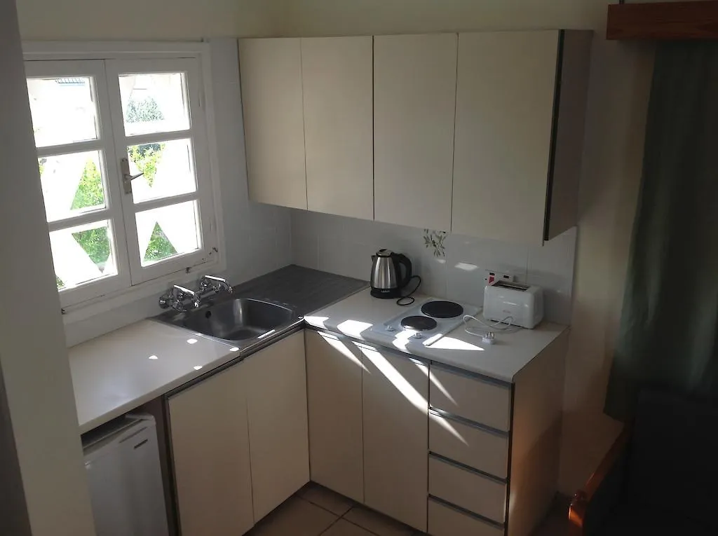 Sea N Lake View Hotel Apartments Λάρνακα